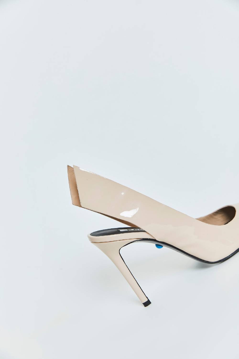 Kalliste K95 WINGS PATENT NUDE - PRE-ORDER Offerte
