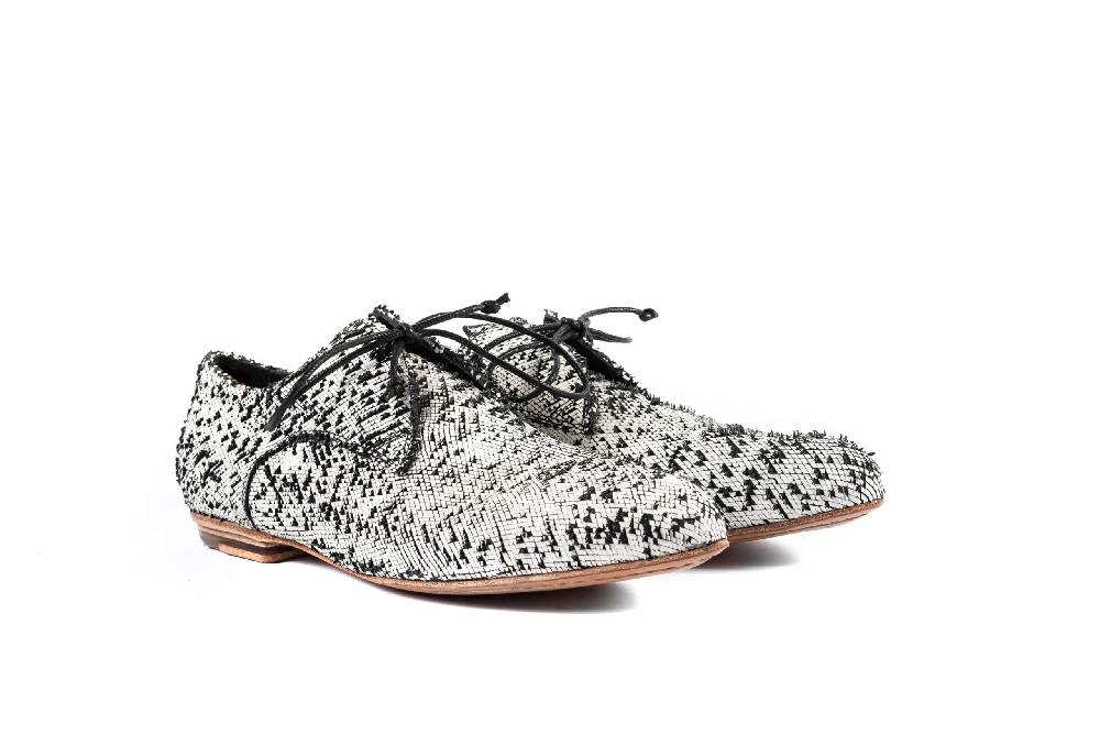 Openclosedshoes IRIS04 GIOVE NERO/BIANCO Acquista Ora