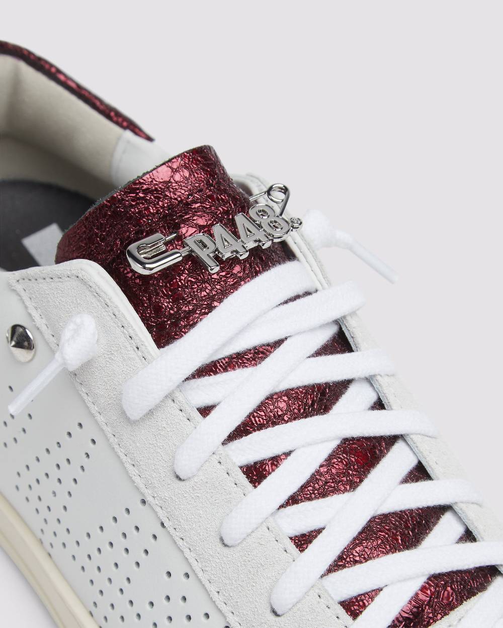 P448 John Maroon/Stud Novità