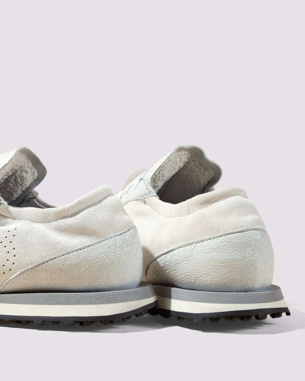 P448 Audry White Online
