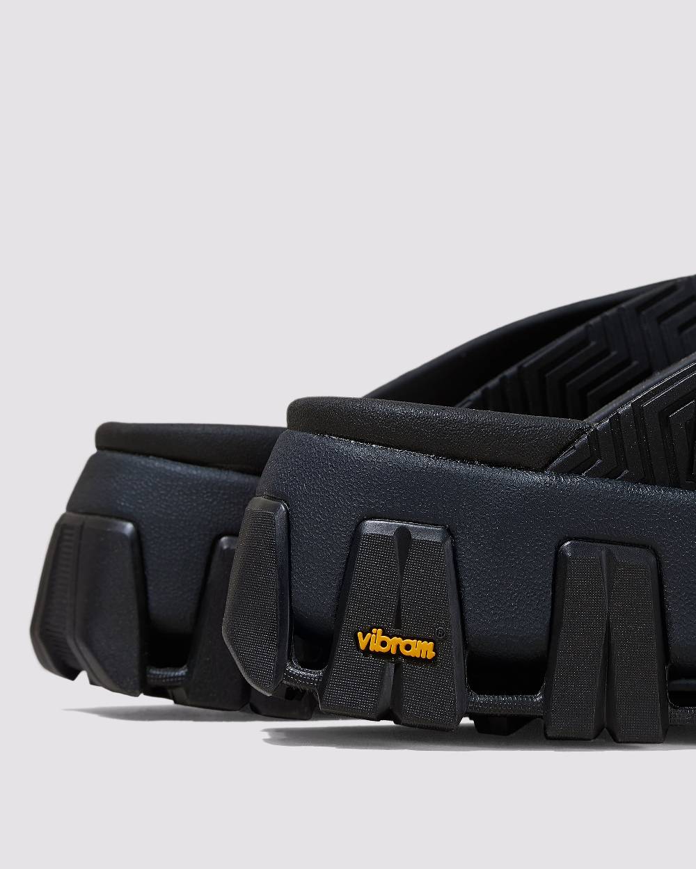 P448 Bondi Tux/Black Qualità Garantita