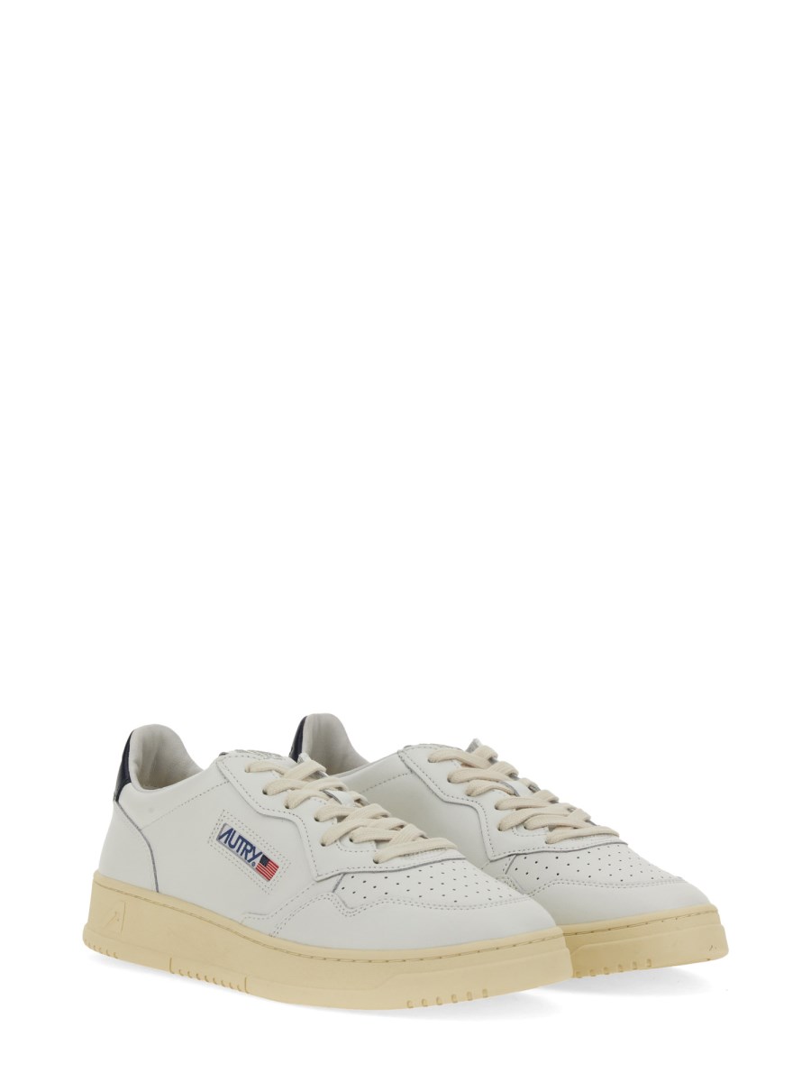 AUTRY SNEAKER MEDALIST LOW IN PELLE 50% di sconto per tempo limitato