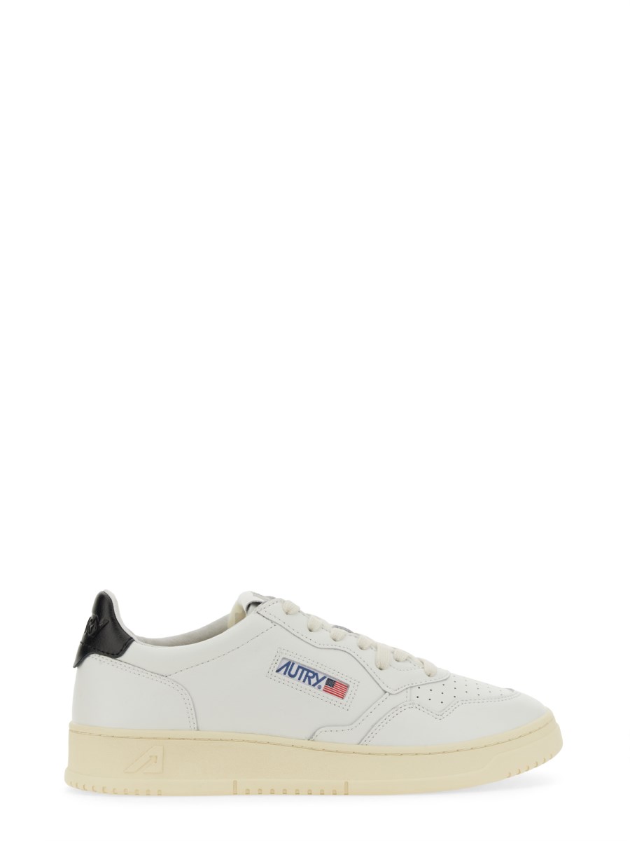 AUTRY SNEAKER MEDALIST LOW IN PELLE