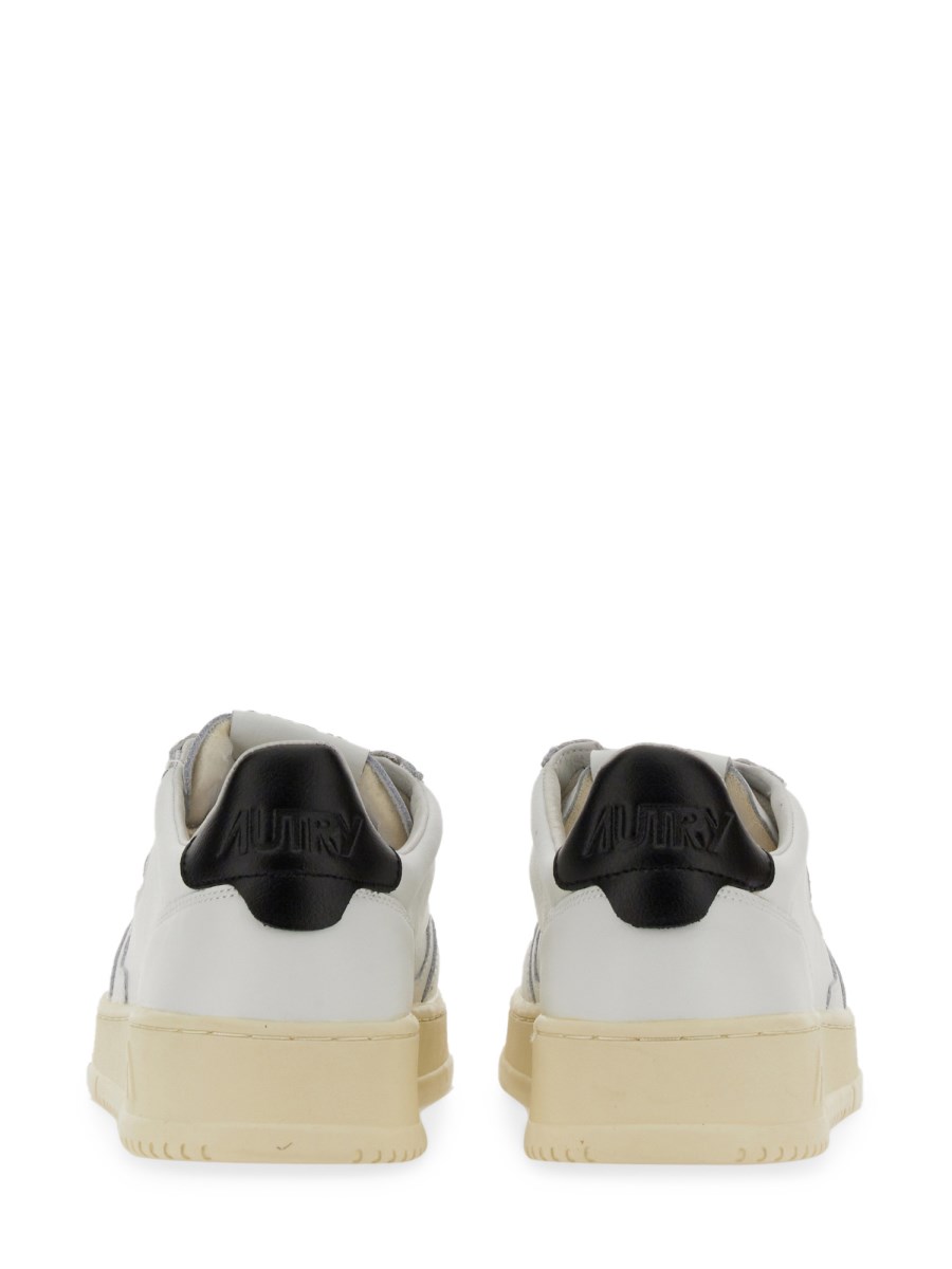 AUTRY SNEAKER MEDALIST LOW IN PELLE Sconti questo mese