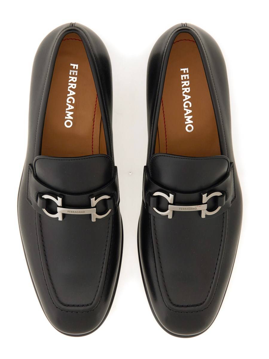 FERRAGAMO MOCASSINO GANCINI IN PELLE Ultimo giorno