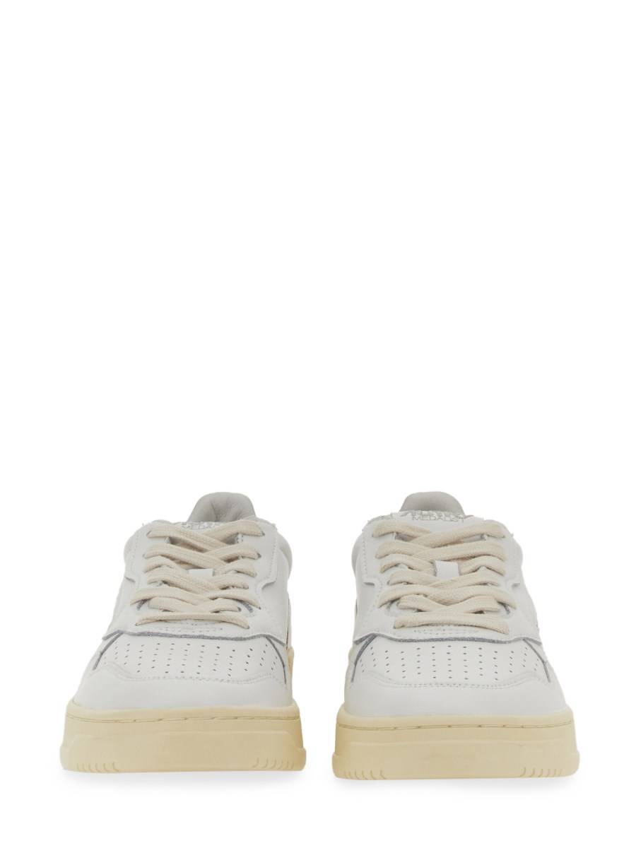 AUTRY SNEAKERS MEDALIST LOW IN PELLE Fino Al -60%