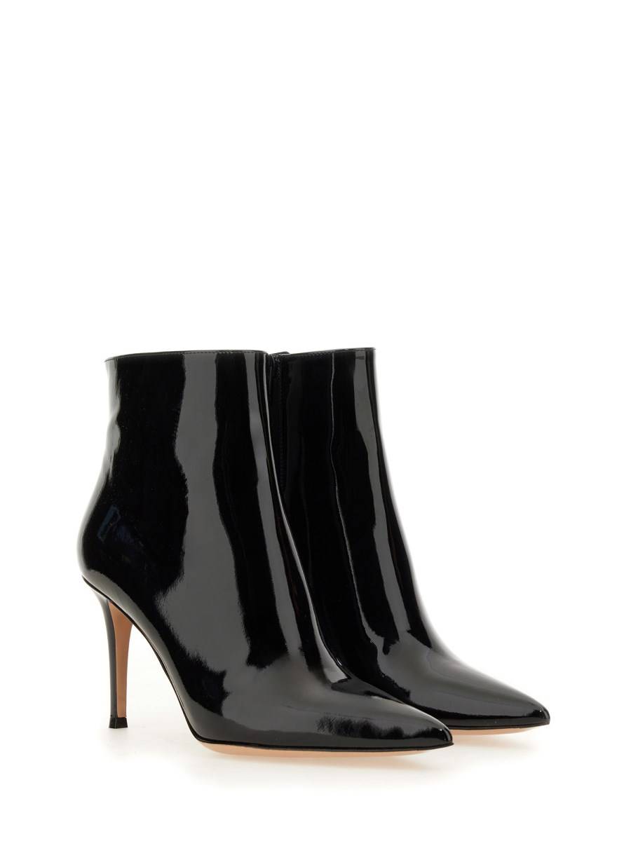 GIANVITO ROSSI STIVALETTO IN VERNICE Fino al 60% di sconto