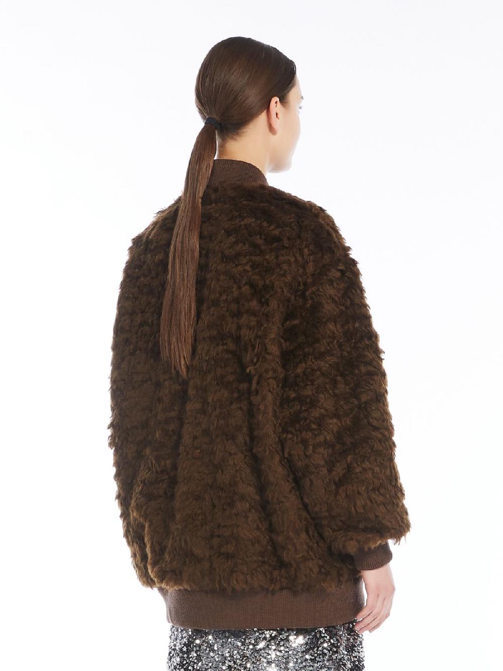 Weekend Bomber corto in tessuto furry Consegna Veloce