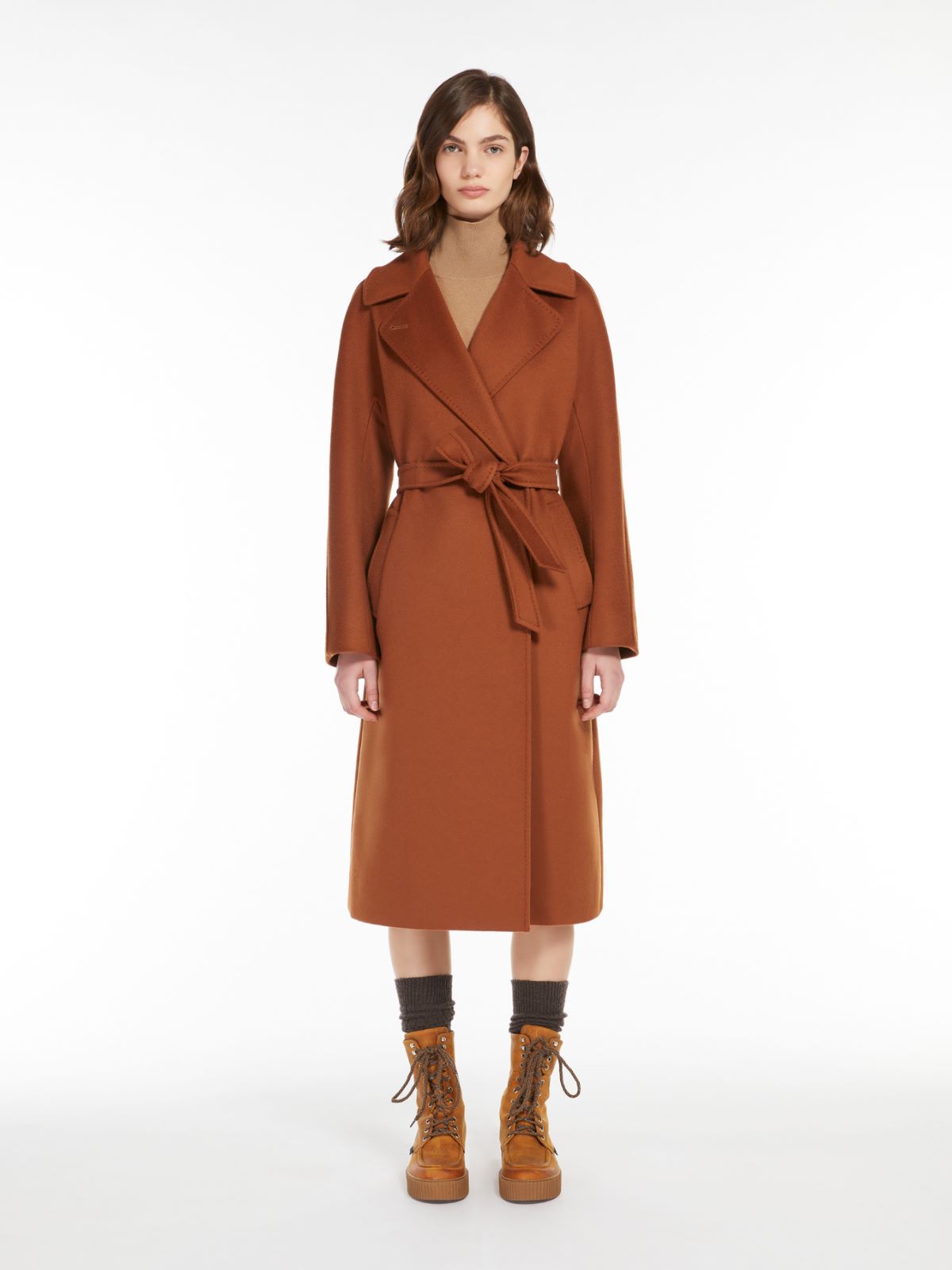 Weekend Cappotto in lana con cintura In Vendita