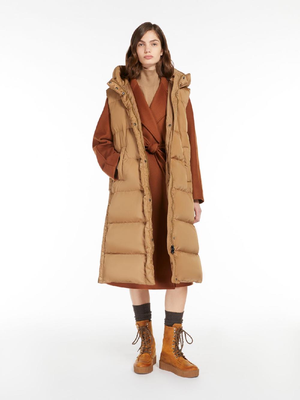 Weekend Cappotto in lana con cintura In Vendita