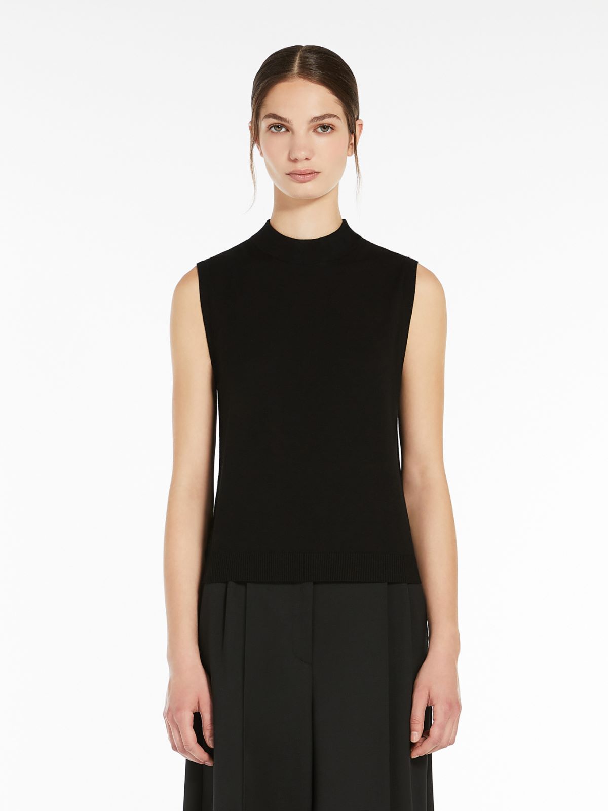 Weekend Top in filato di viscosa stretch Novità
