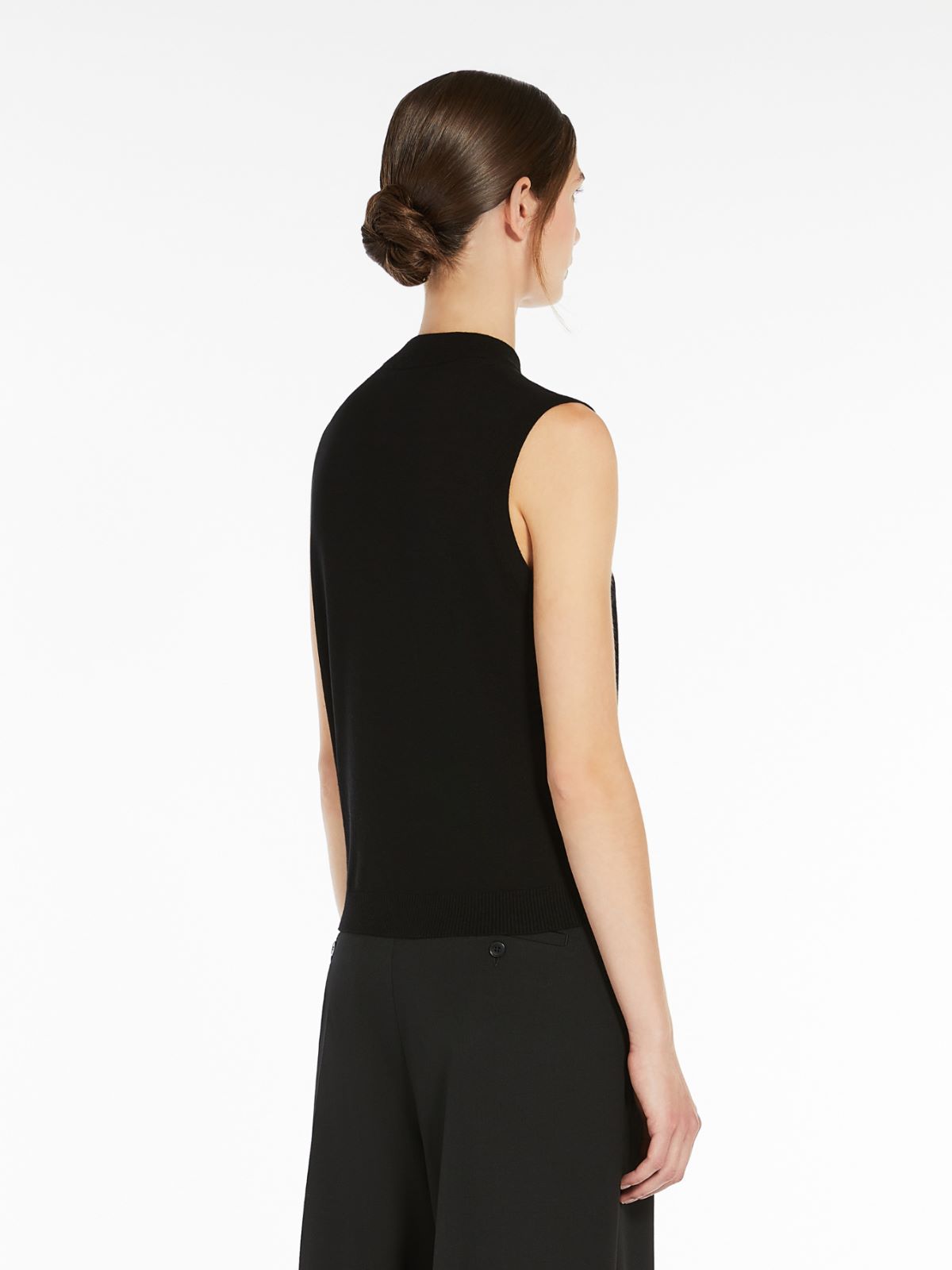 Weekend Top in filato di viscosa stretch Novità