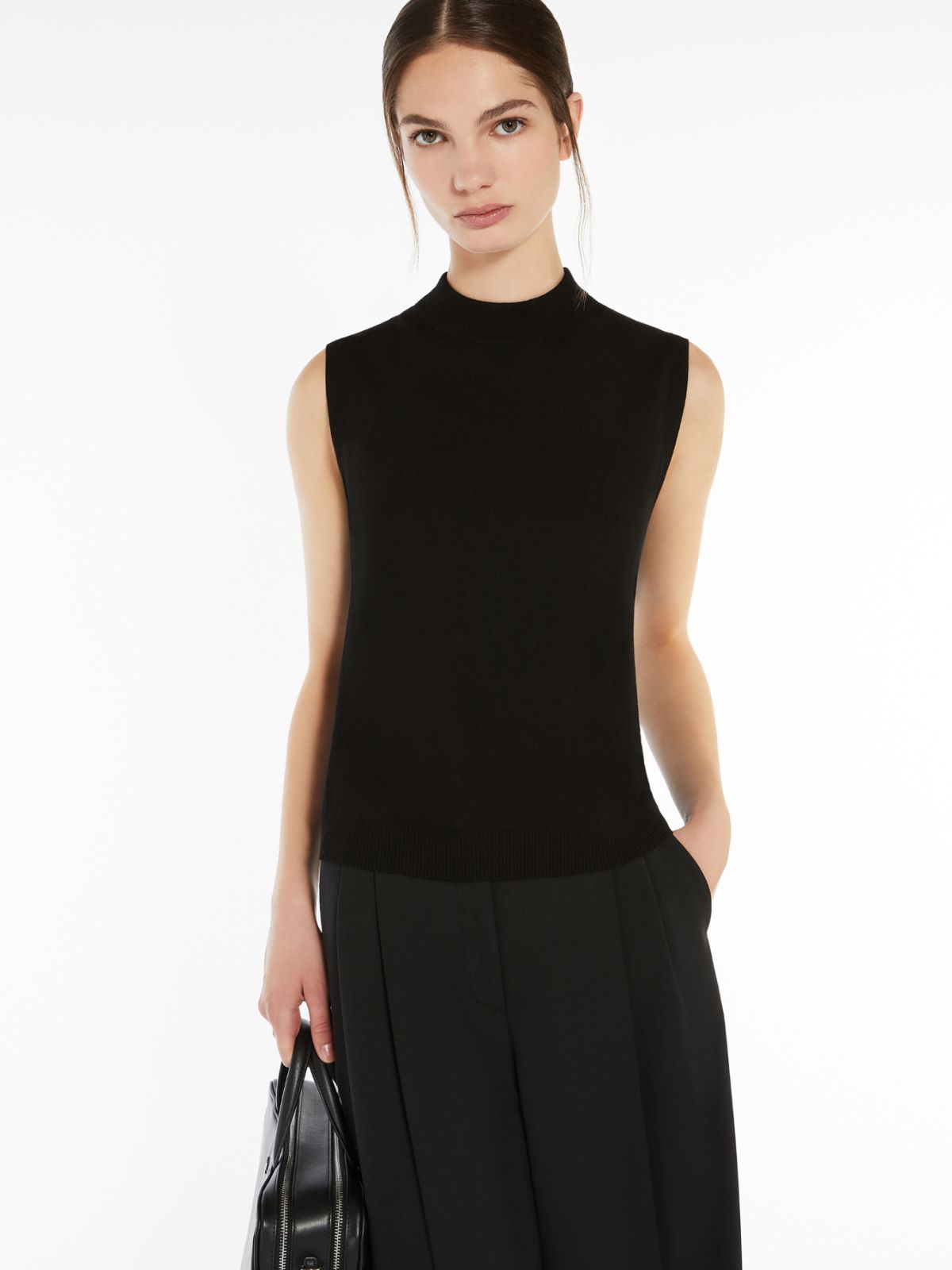 Weekend Top in filato di viscosa stretch Novità