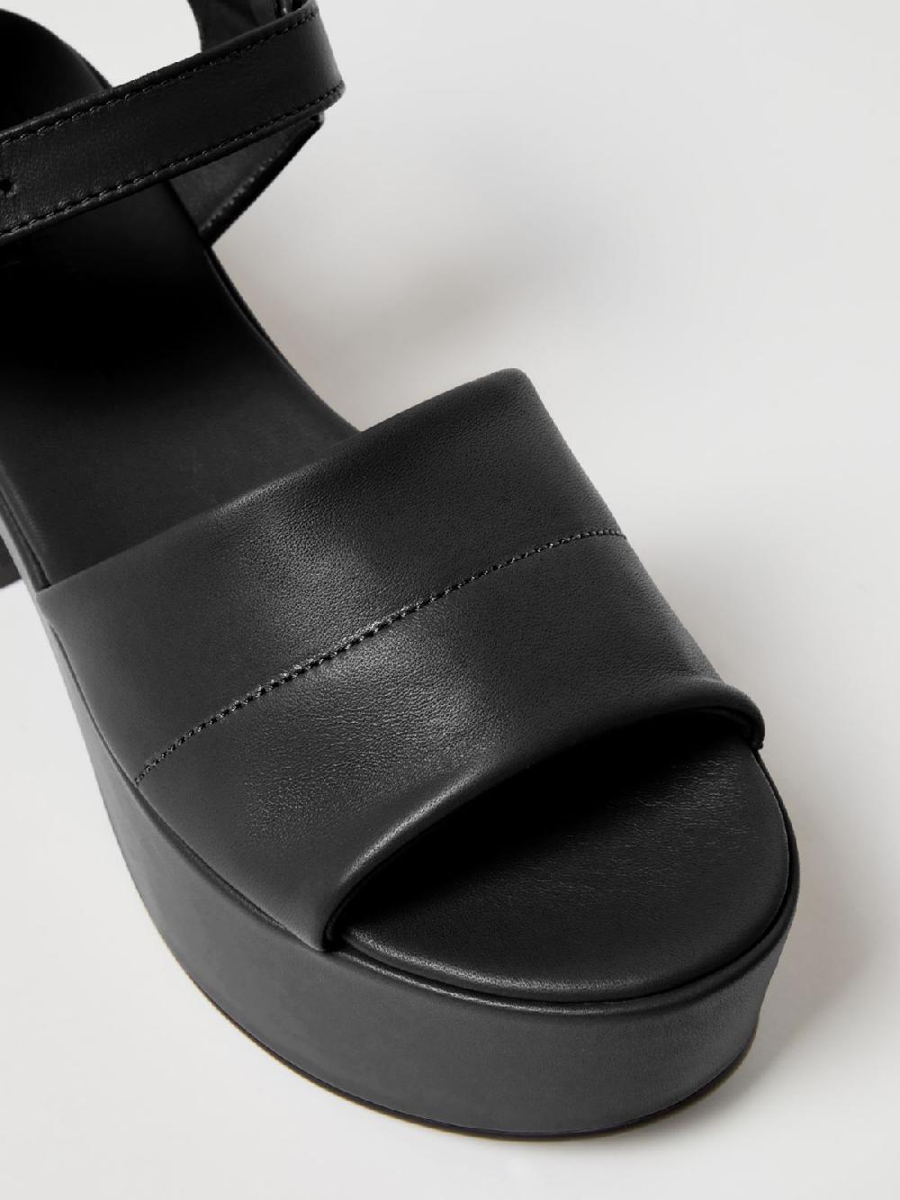 Weekend Sandalo in pelle lucida Fino Al -60%