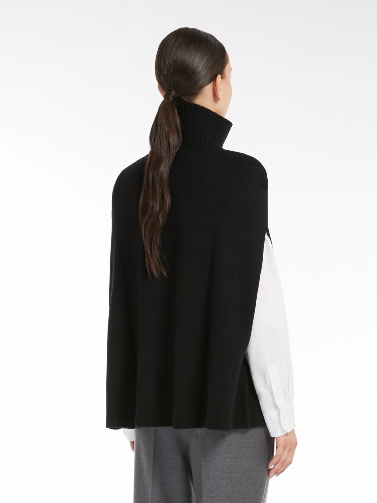 Weekend Poncho dolcevita in cachemire Super Saving Price