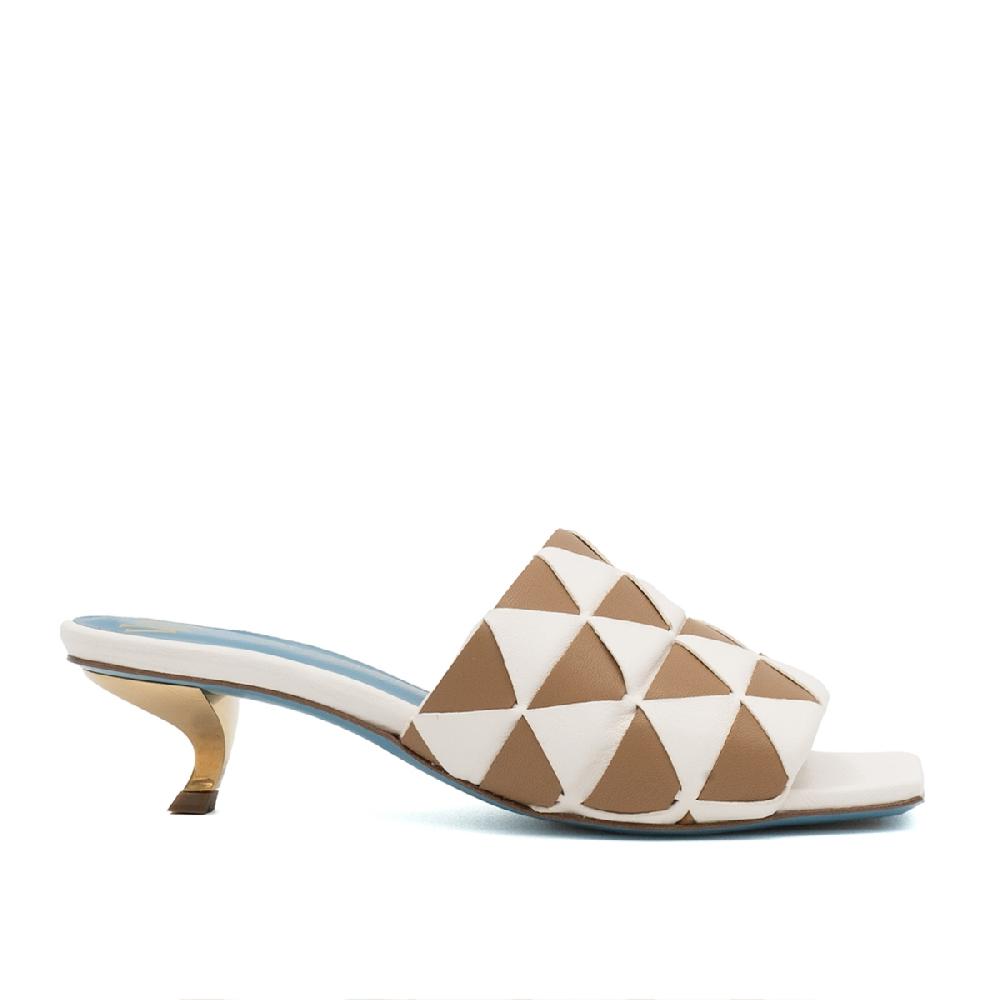 Amalfi by rangoni Mules Vicky bianche Acquista Ora